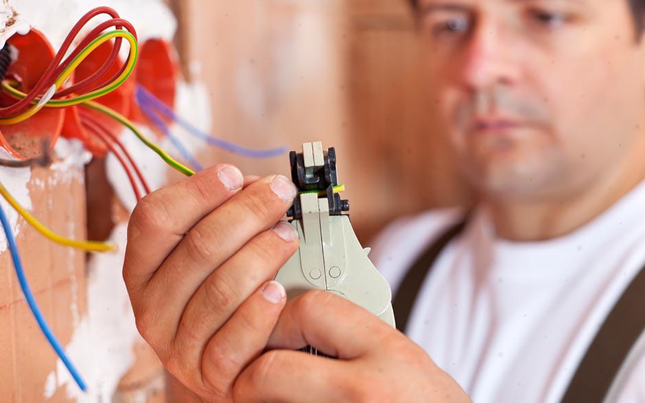 tarif artisan électricien Élancourt
